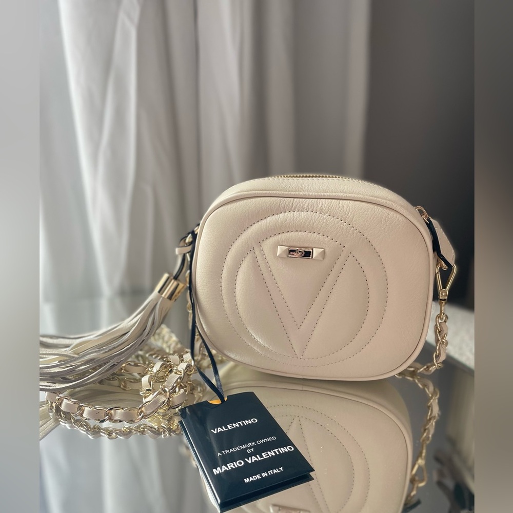 New! VALENTINO BY MARIO VALENTINO Made In Italy -Leather camera bag - ivory